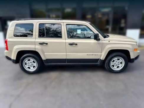 Used 2017 Jeep Patriot Sport image 6