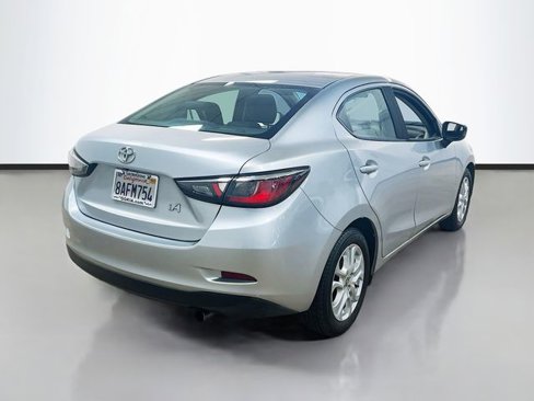 Used 2017 Toyota Yaris iA image 7