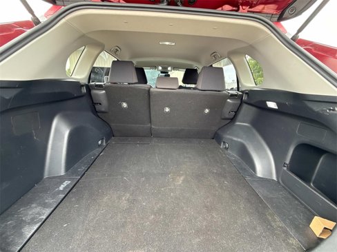 Used 2021 Toyota RAV4 LE image 11