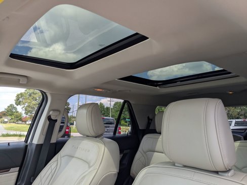 Used 2018 Ford Explorer Platinum image 16