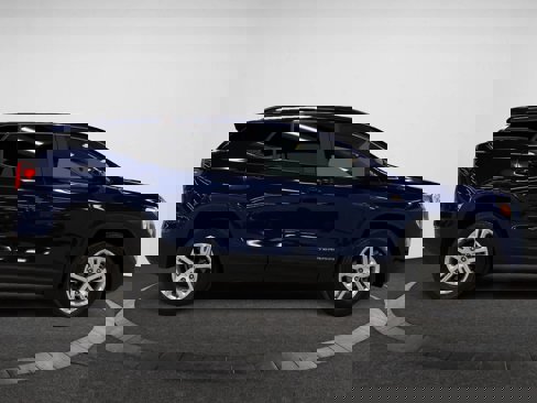 Used 2022 GMC Terrain SLE w/ Driver Convenience Package image 10