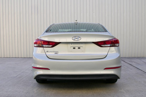 Used 2017 Hyundai Elantra SE image 8