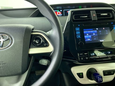 Used 2016 Toyota Prius Two image 13
