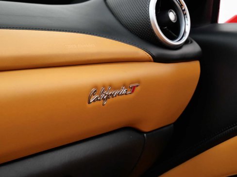 Certified 2017 Ferrari California T image 26