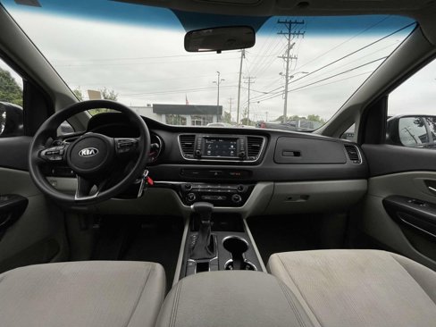Used 2021 Kia Sedona LX image 27