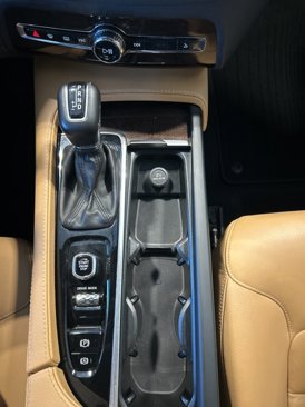 Used 2019 Volvo XC90 T6 Momentum w/ Advanced Package image 9