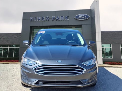 Certified 2019 Ford Fusion SE image 2