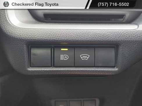 Certified 2024 Toyota Prius LE image 10