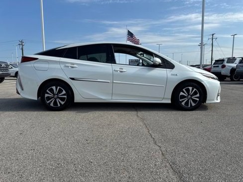 Used 2017 Toyota Prius Prime image 7