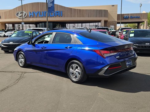 Used 2025 Hyundai Elantra SE image 7
