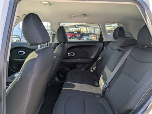 Used 2015 Kia Soul + image 14