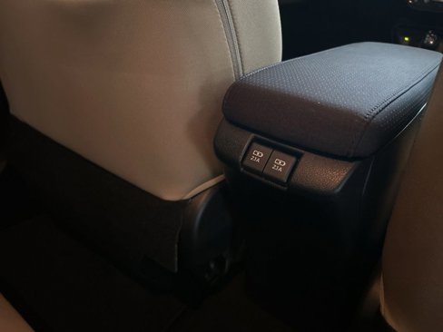 Used 2019 Toyota Prius L Eco image 28