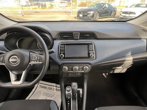 Used 2023 Nissan Versa SV image 31