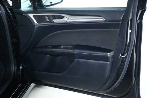 Used 2020 Ford Fusion SE image 33