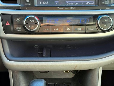 Used 2015 Toyota Highlander Limited Platinum image 24