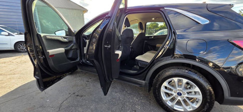 Used 2020 Ford Escape SE image 8
