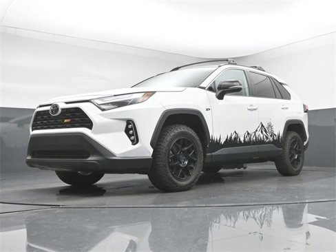 Used 2022 Toyota RAV4 XLE image 12