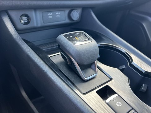 Used 2024 Nissan Rogue SV image 21