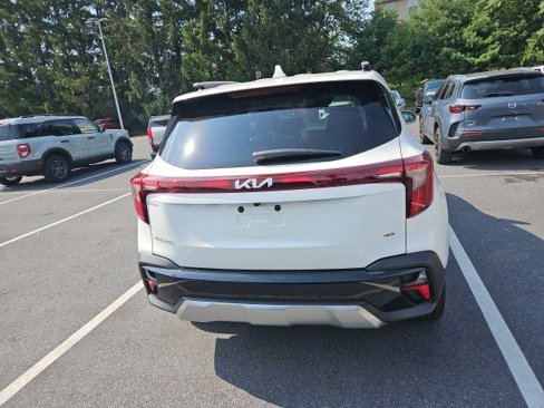 Used 2025 Kia Seltos SX w/ SX Sunroof Package image 6