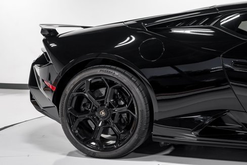 Used 2023 Lamborghini Huracan Tecnica image 48