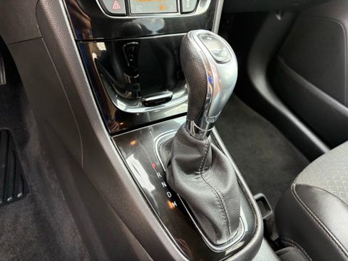 Used 2022 Buick Encore Preferred image 21