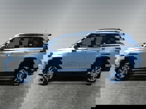 Used 2023 Jeep Grand Cherokee Limited image 4