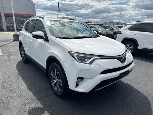 Used 2018 Toyota RAV4 XLE image 2