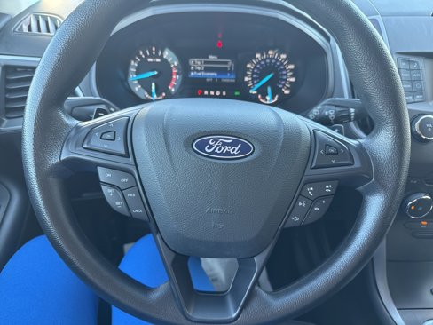 Used 2018 Ford Edge SE image 16
