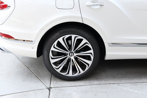 New 2025 Bentley Bentayga Extended Wheelbase image 24