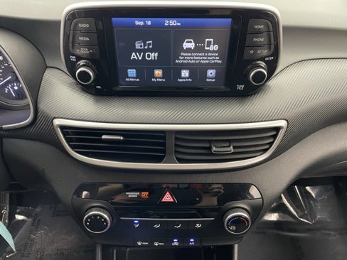 Used 2019 Hyundai Tucson SE image 3
