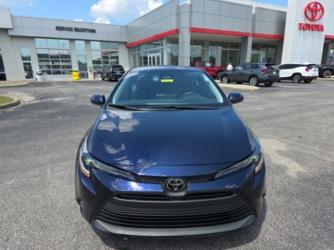Used 2023 Toyota Corolla LE w/ LE Convenience Package image 2