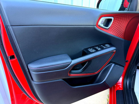 Used 2021 Kia Soul Turbo image 8