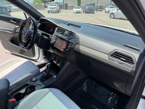 Used 2019 Volkswagen Tiguan SEL R-Line w/ 3rd Row Seat Package image 23