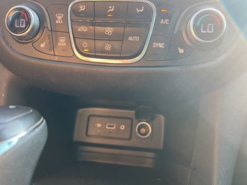 Used 2021 Chevrolet Equinox LT image 20