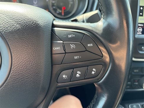 Used 2021 Jeep Cherokee Trailhawk w/ Sun & Sound Group image 11