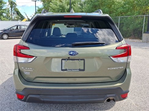 Used 2020 Subaru Forester Premium image 9