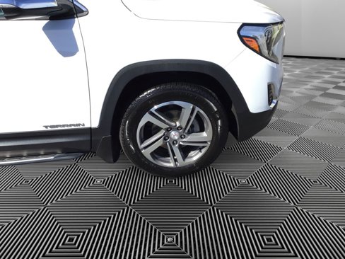 Used 2018 GMC Terrain SLT w/ Preferred Package image 9