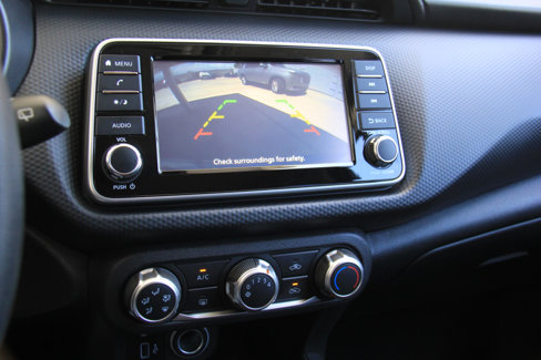 Used 2022 Nissan Kicks S image 19