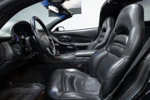 Used 1999 Chevrolet Corvette Coupe w/ Roof Pkg image 20
