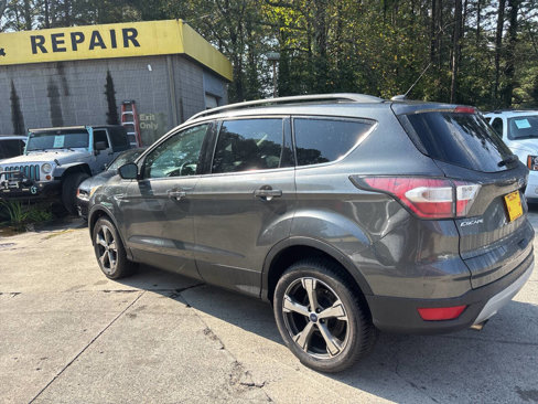 Used 2017 Ford Escape SE w/ SE Leather Comfort Package image 7