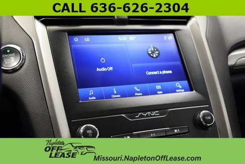 Used 2020 Ford Fusion SE image 16