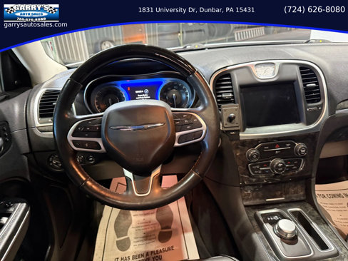 Used 2018 Chrysler 300 Limited image 15