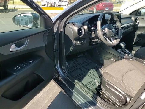 Used 2020 Kia Forte LXS image 12
