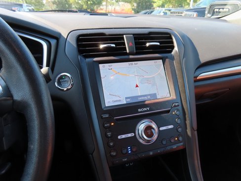 Used 2020 Ford Fusion Energi Titanium image 23
