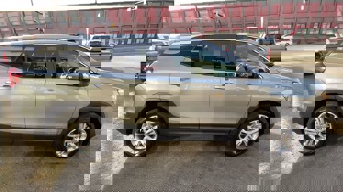 Used 2024 GMC Terrain SLE image 34