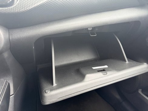 Used 2021 Nissan Kicks SV image 10