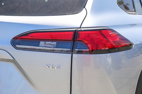 Used 2023 Toyota Corolla Cross XLE image 8