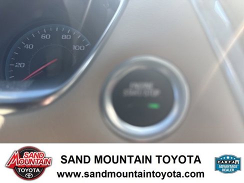 Used 2022 Chevrolet Traverse LS image 18