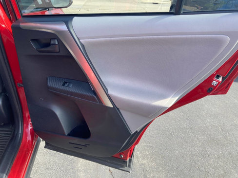Used 2013 Toyota RAV4 XLE image 27