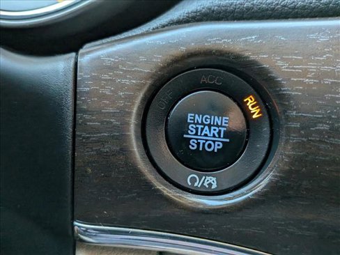 Used 2018 Jeep Grand Cherokee Limited image 15